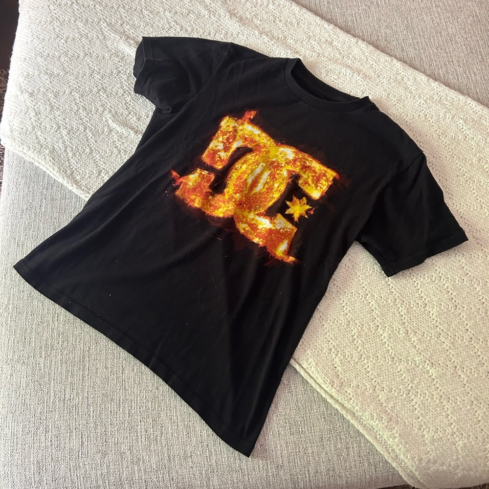 Super sick dc flame tee size small